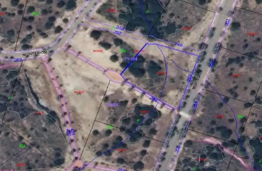 Terreno residencial en venta en Los Cigarrales - La Bastida