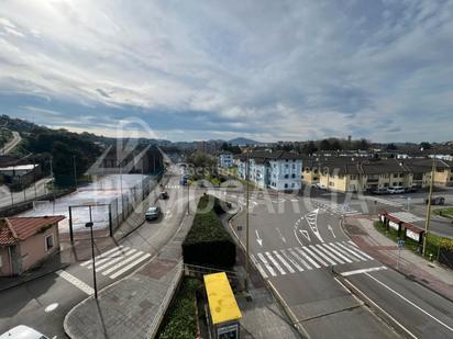 Vista exterior de Pis en venda en Avilés amb Calefacció i Moblat