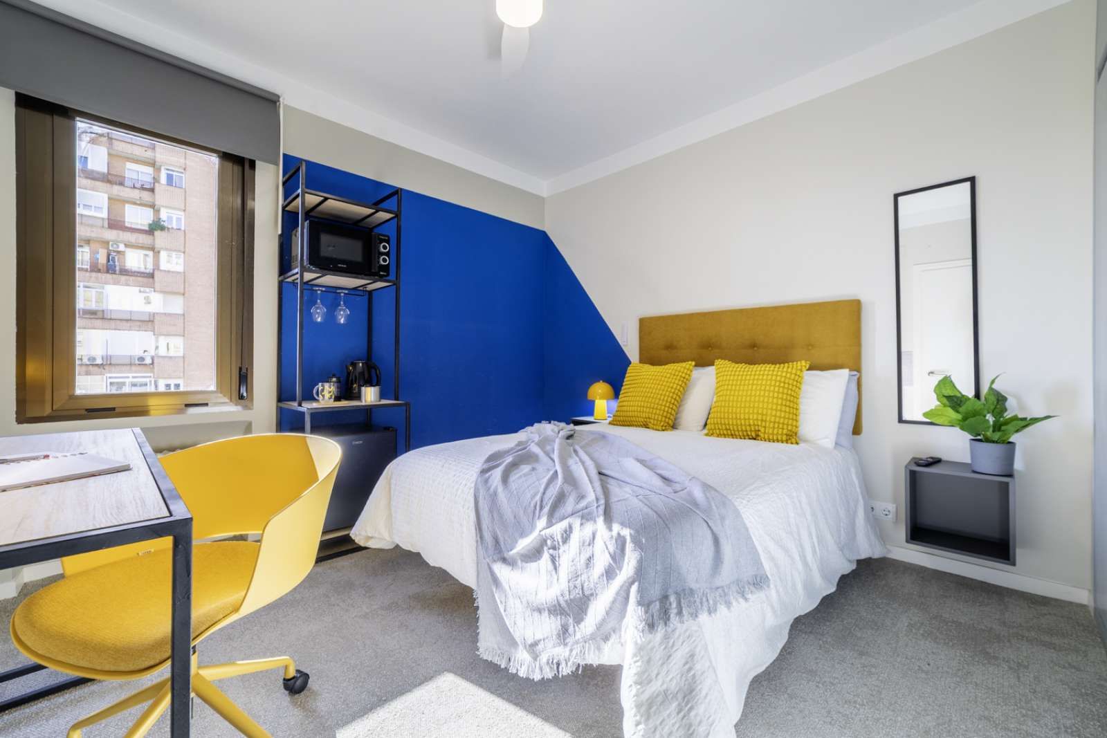 Bedroom of Flat to share in  Madrid Capital  with Air Conditioner and Terrace