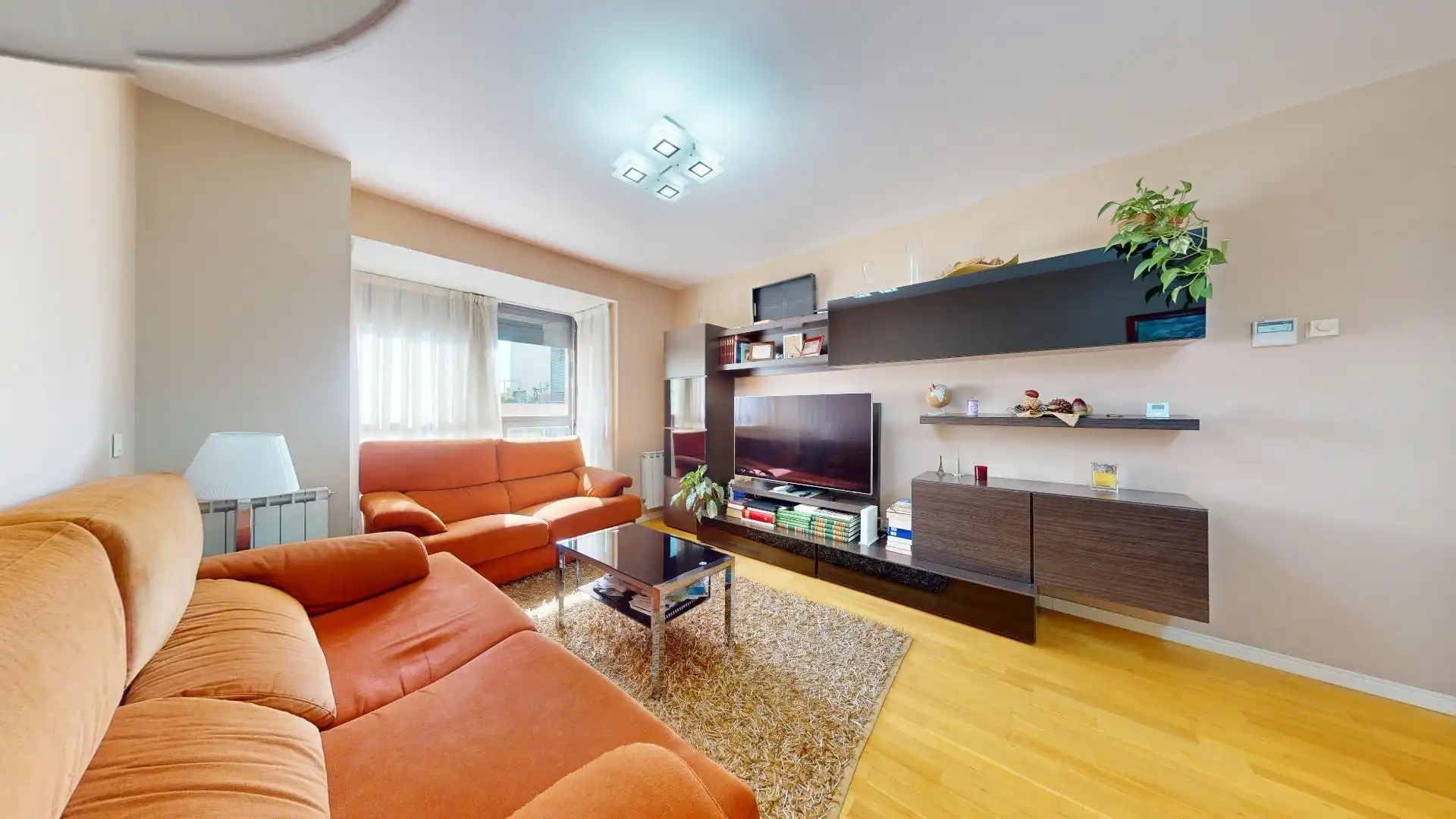 Sala de estar de Piso en venta en  Madrid Capital con Aire acondicionado, Calefacción y Jardín privado