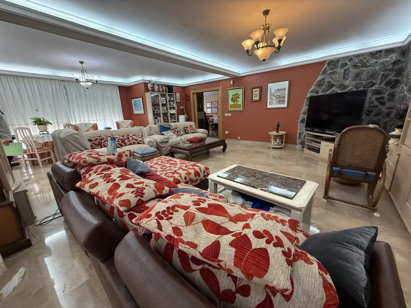 Sala d'estar de Casa o xalet en venda en L'Alfàs del Pi amb Aire condicionat, Calefacció i Jardí privat