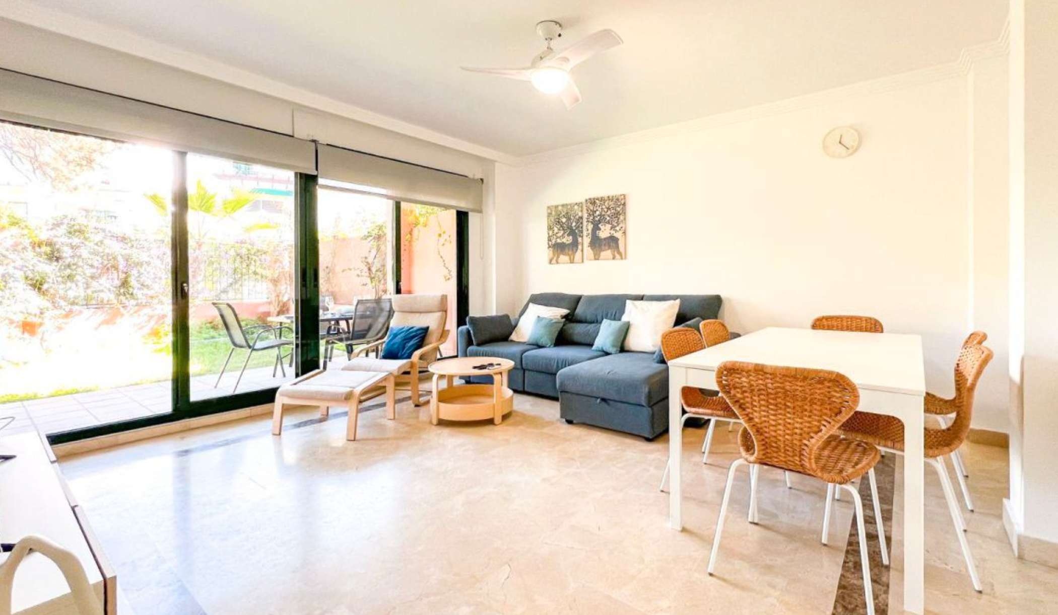 Living room of Apartment for sale in Marbella  with Air Conditioner, Heating and Private garden