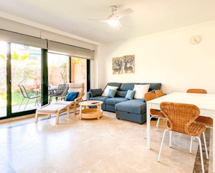 Sala d'estar de Apartament en venda en Marbella amb Aire condicionat, Calefacció i Jardí privat