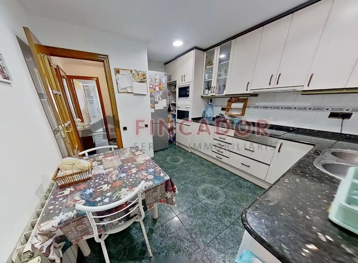 Kitchen of Flat for sale in Terrassa  with Air Conditioner and Heating