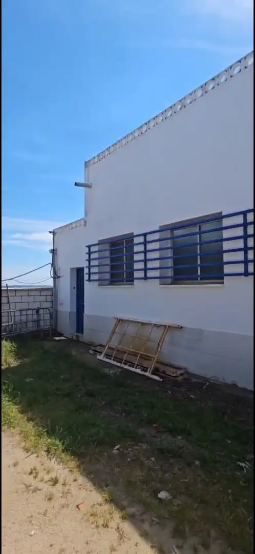 Exterior view of Office for sale in Casas de Don Pedro
