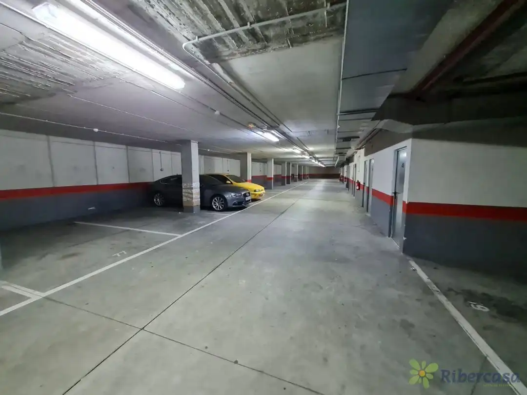Parking de Ático en venta en Tudela con Calefacción, Terraza y Balcón