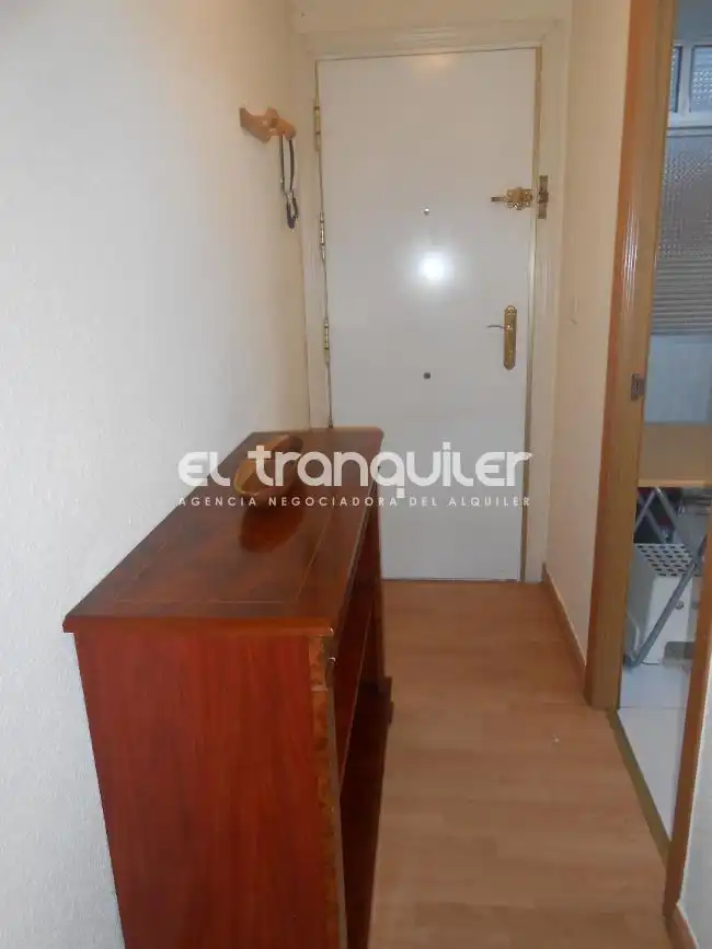 Schlafzimmer von Wohnung zum Verkauf in Madrid mit Klimaanlage, Möbliert und Waschmaschine