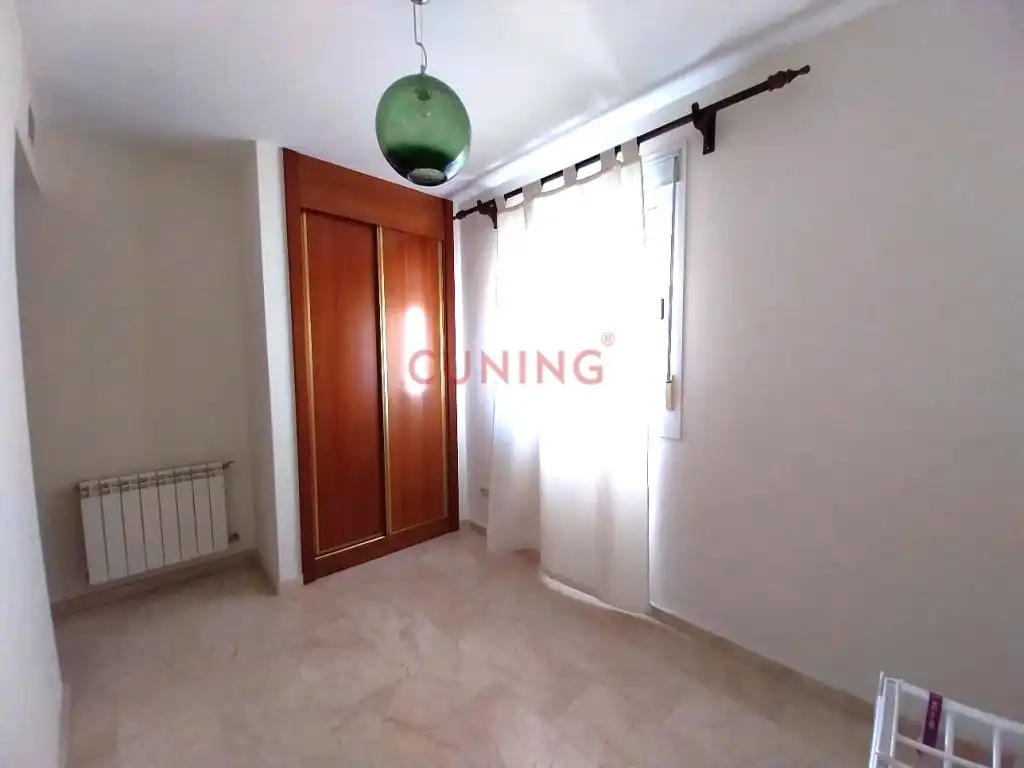 Habitación de Piso en venta en Cáceres con Aire acondicionado, Terraza y Piscina comunitaria