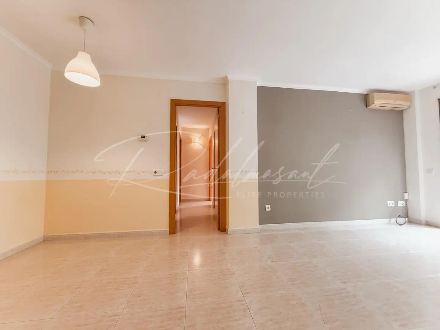 Schlafzimmer von Wohnung zum Verkauf in Cambrils mit Klimaanlage, Heizung und Privatgarten