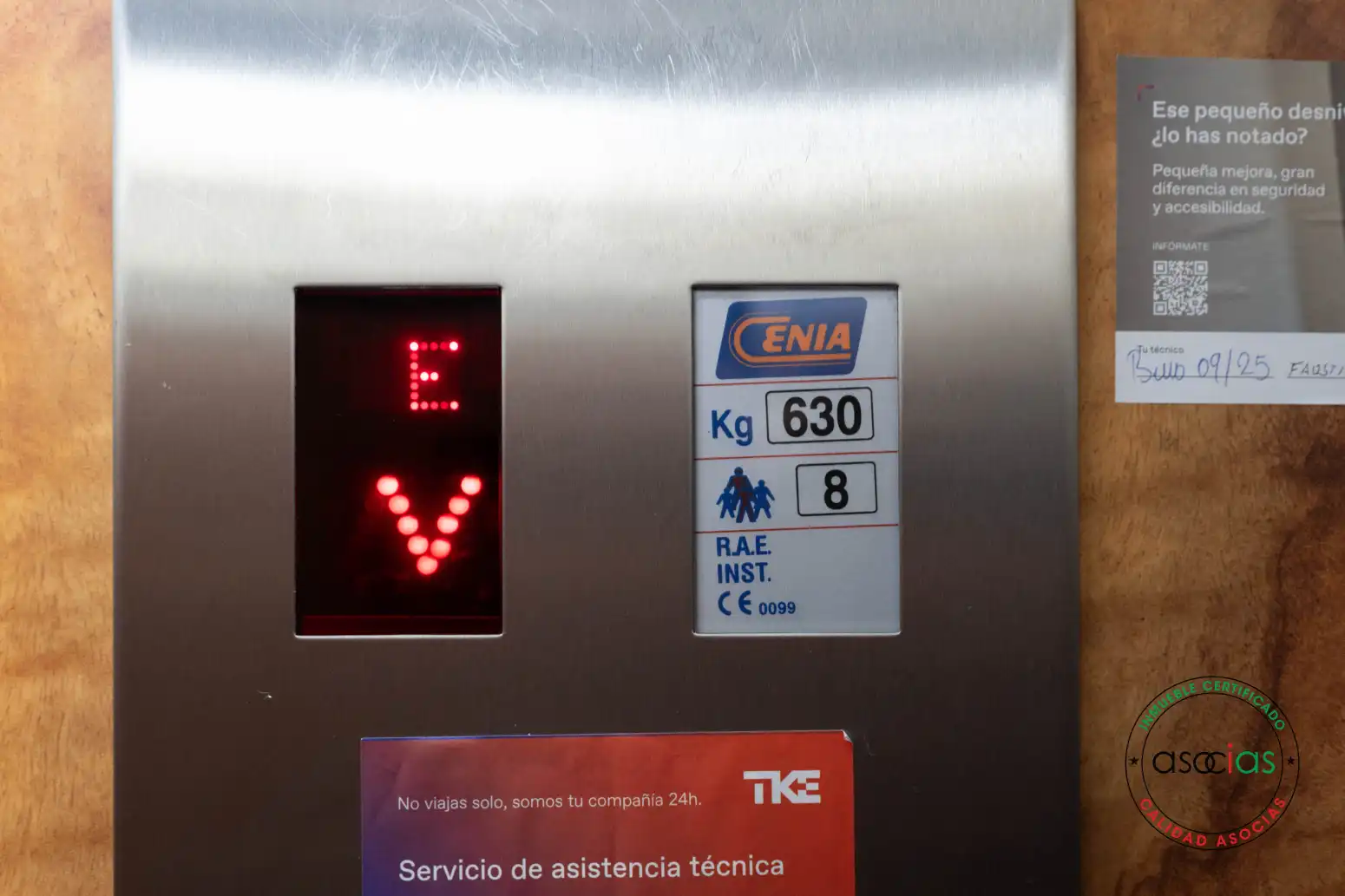 Aparcament de Pis en venda en Gijón  amb Calefacció