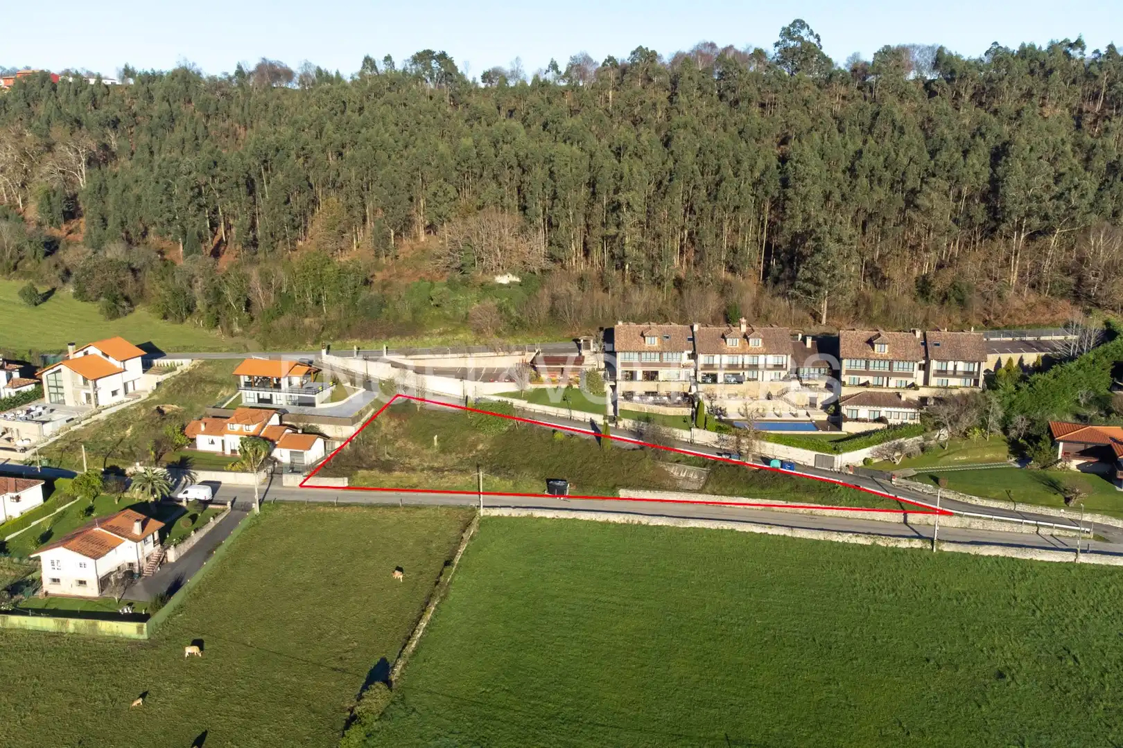 Residencial en venda a Cué - San Roque - Andrín