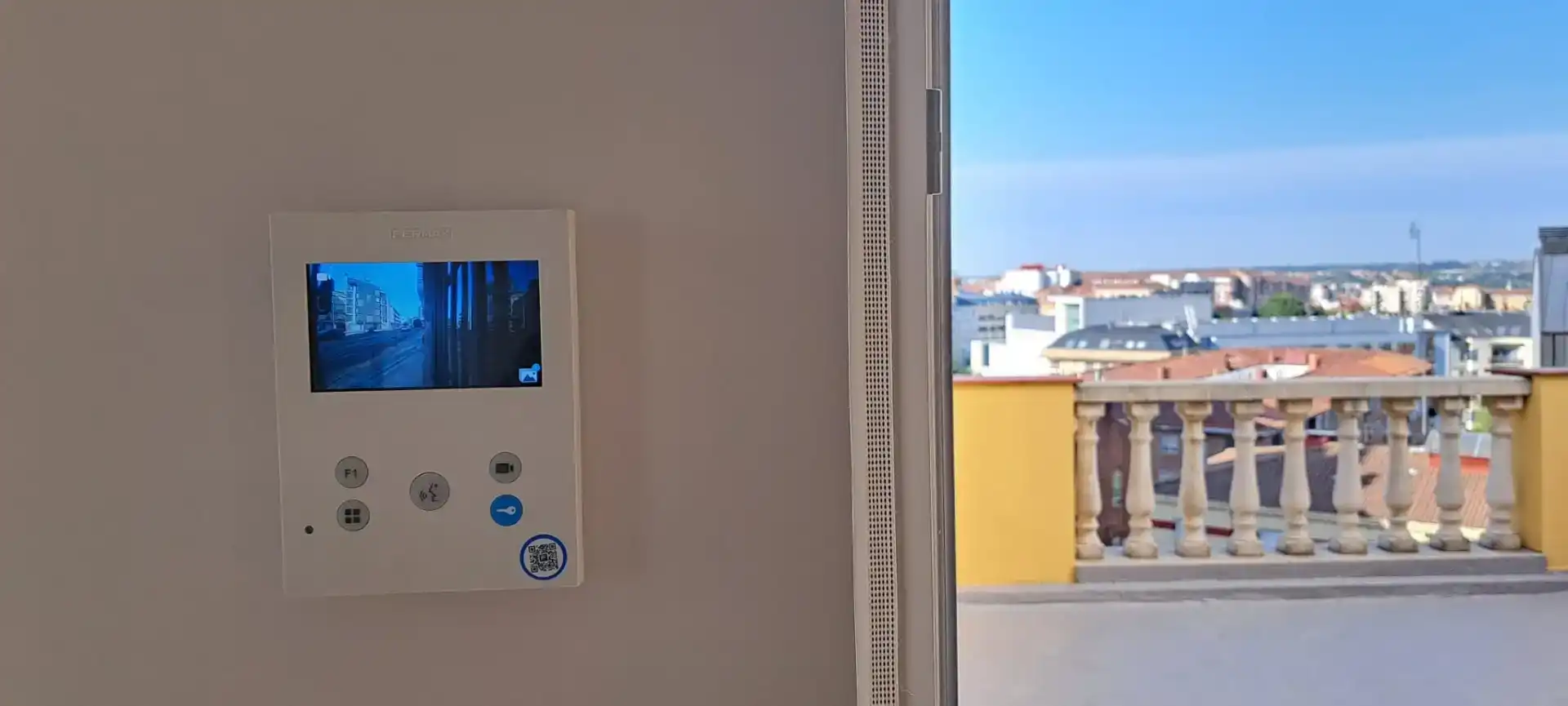 Bedroom of Attic for rent in León Capital   with Balcony