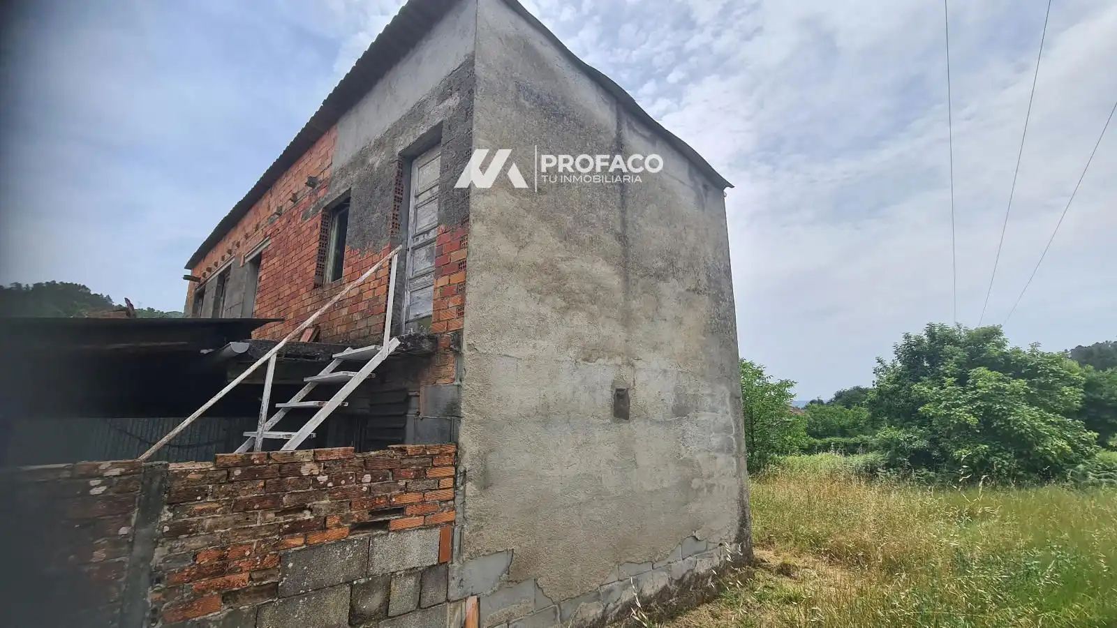 Vista exterior de Casa adosada en venda en Punxín