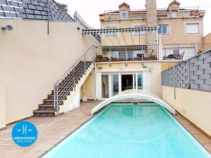 Piscina de Casa adosada en venda en Paracuellos de Jarama amb Aire condicionat, Terrassa i Piscina