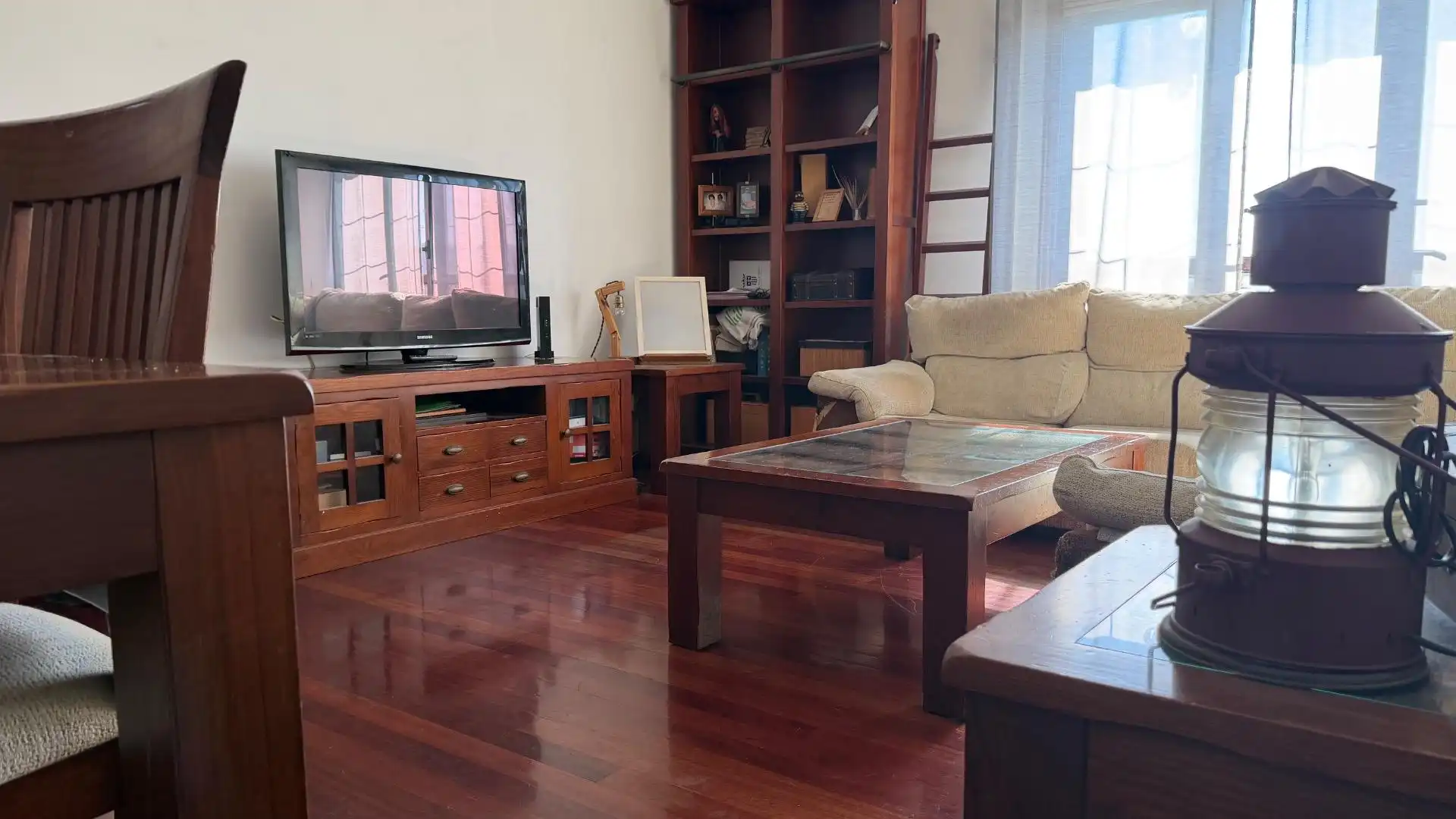 Wohnzimmer von Dachboden zum Verkauf in Narón mit Heizung, Parkett und Abstellraum