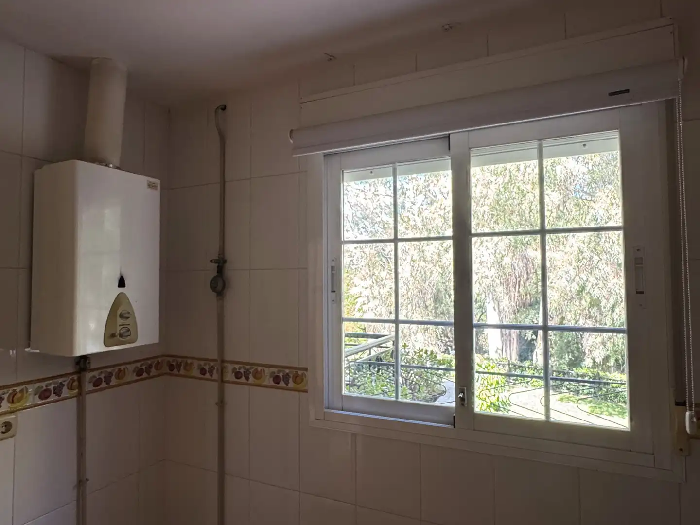 Baño de Apartamento en venta en Marbella con Aire acondicionado, Calefacción y Terraza