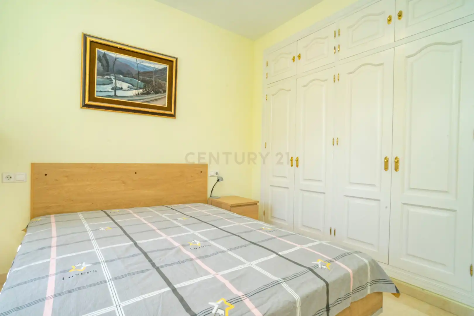 Dormitori de Casa o xalet en venda en Fuengirola amb Aire condicionat, Jardí privat i Traster