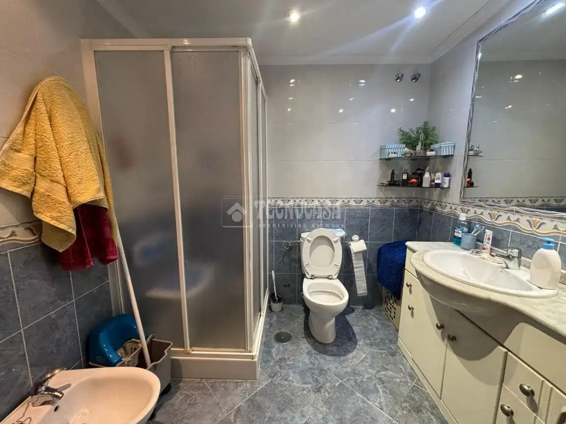 Baño de Piso en venta en Málaga con Aire acondicionado, Calefacción y Amueblado