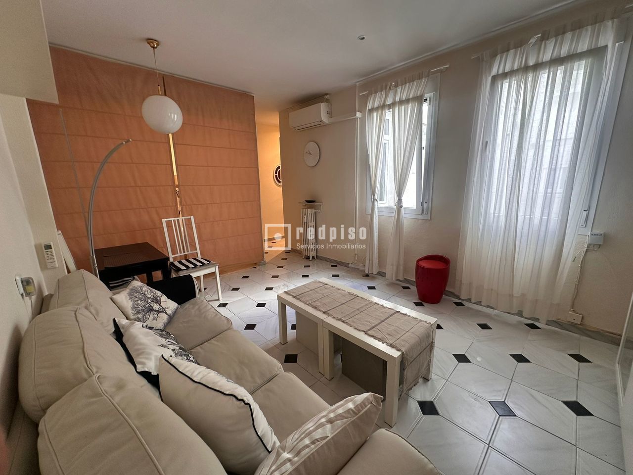 Sala d'estar de Pis de lloguer en  Madrid Capital amb Aire condicionat, Calefacció i Moblat