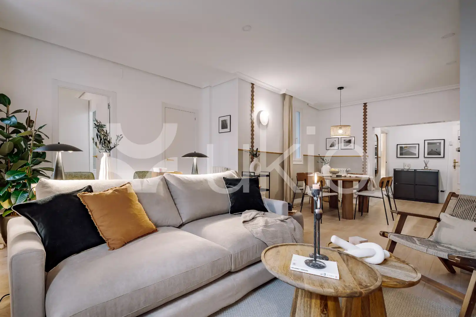 Sala de estar de Apartamento de alquiler en Madrid con Aire acondicionado, Calefacción y Amueblado