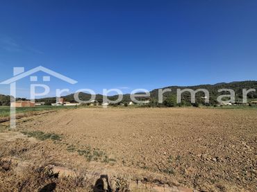 Rustikales Grundstück zum Verkauf in La Roca del Vallès