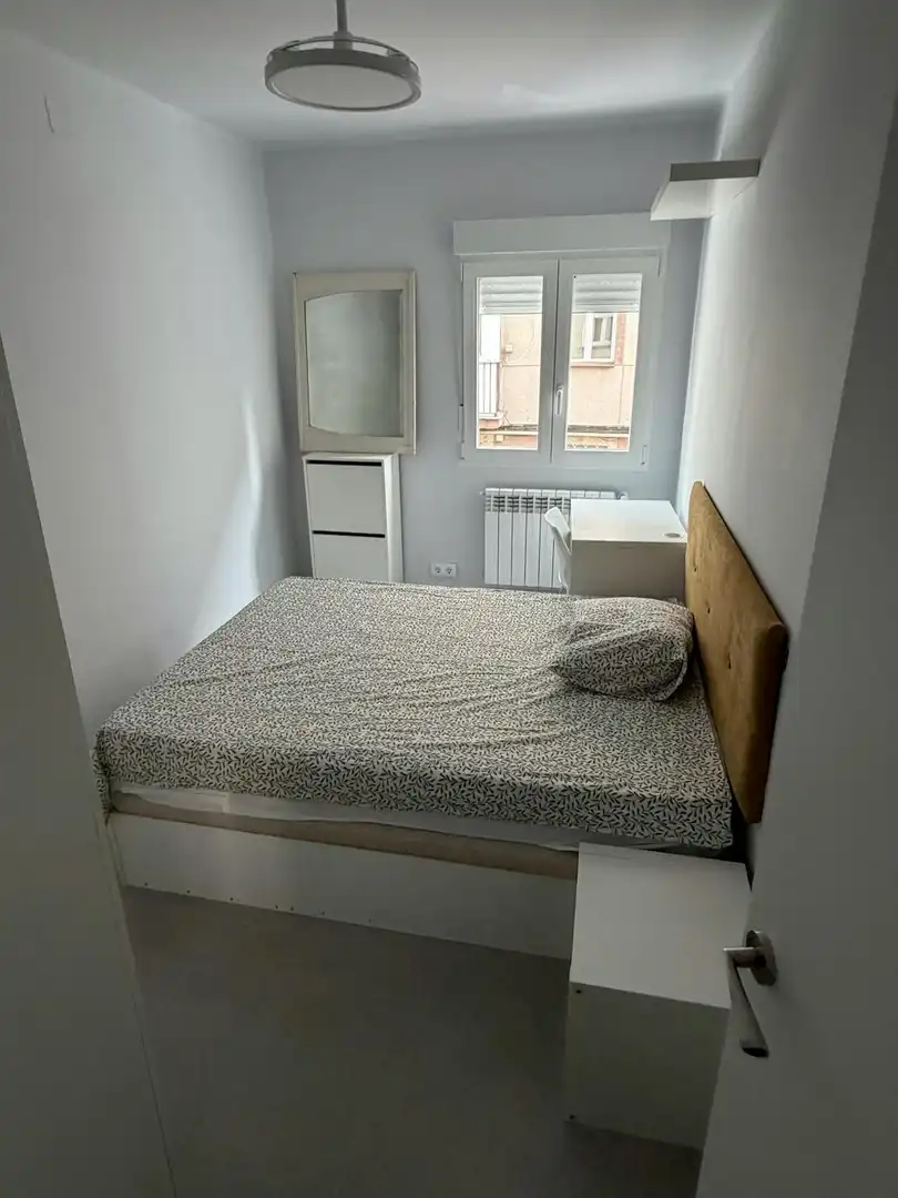 Habitación de Piso de alquiler en Madrid con Aire acondicionado, Calefacción y Amueblado