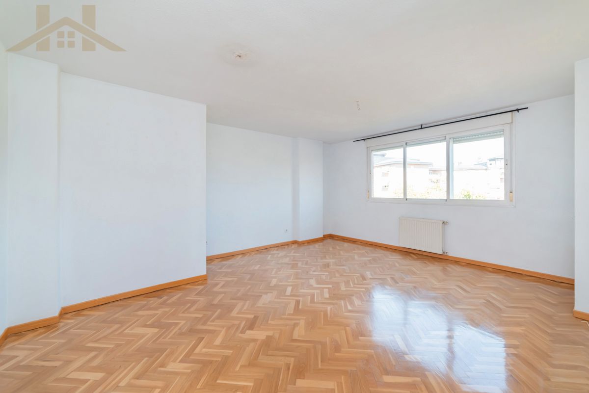 Bedroom of Flat for sale in Majadahonda  with Heating, Storage room and Oven
