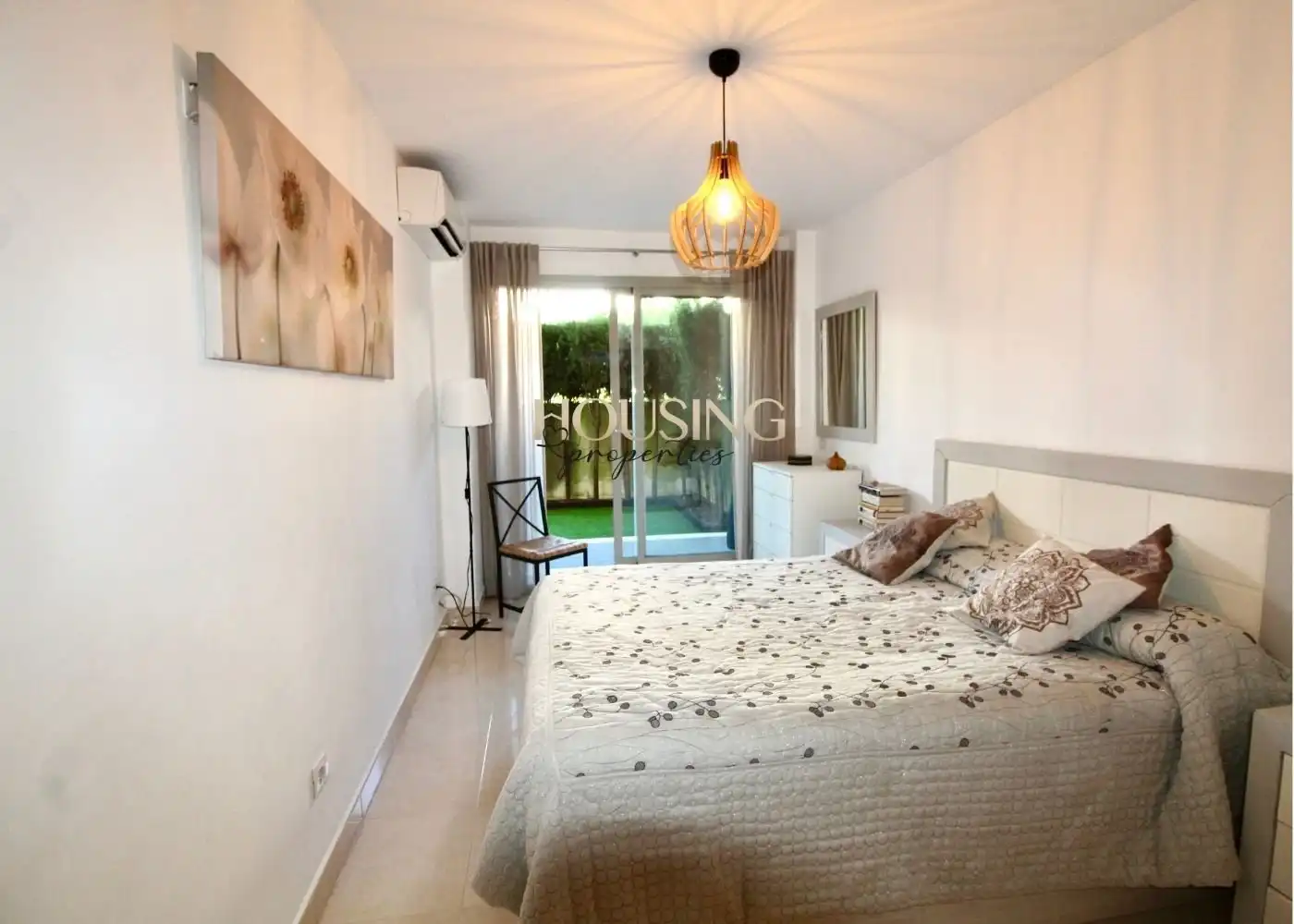 Ground floor for rent in Les Maravelles