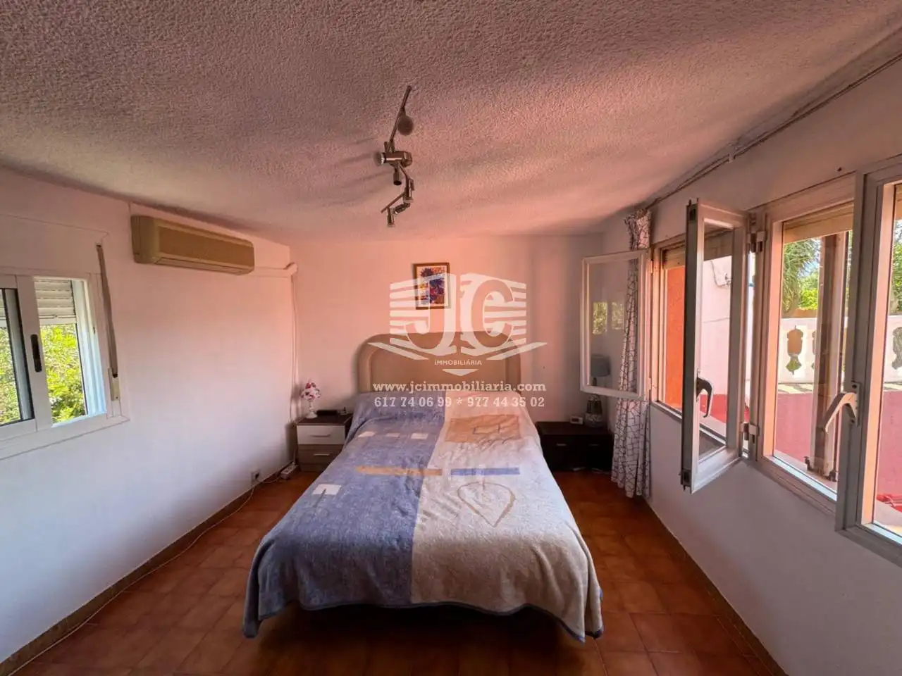 Dormitori de Casa o xalet en venda en Tortosa amb Aire condicionat, Jardí privat i Parquet