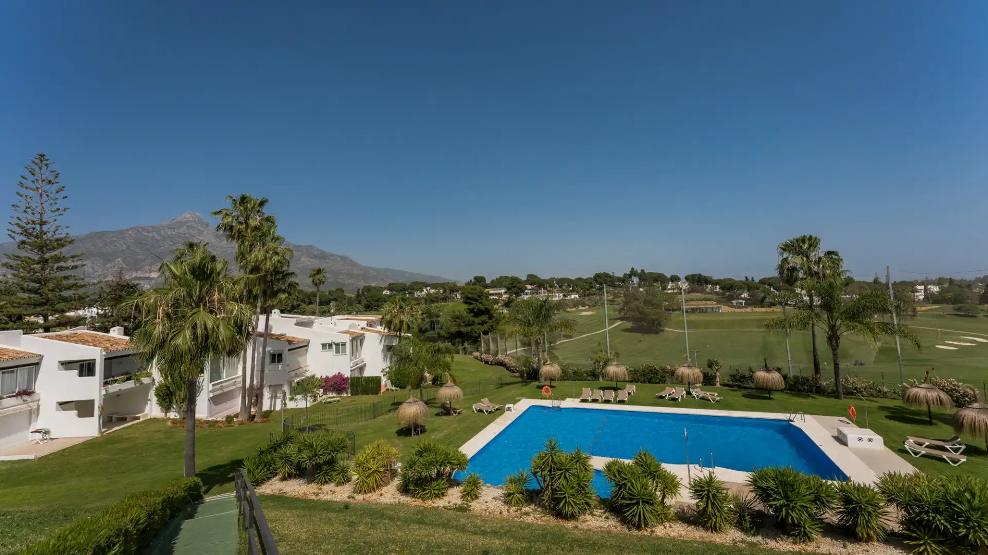 Apartament amb piscina en venda a Nueva Andalucía