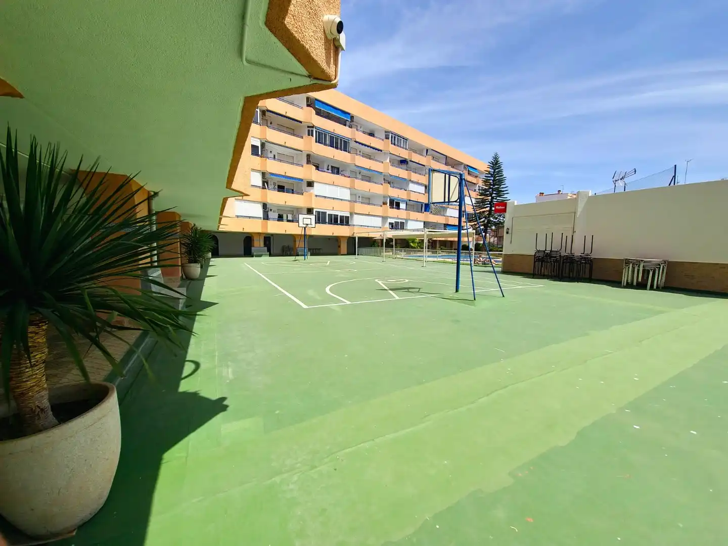 Aparcament de Pis de lloguer en Torrevieja amb Aire condicionat, Calefacció i Terrassa