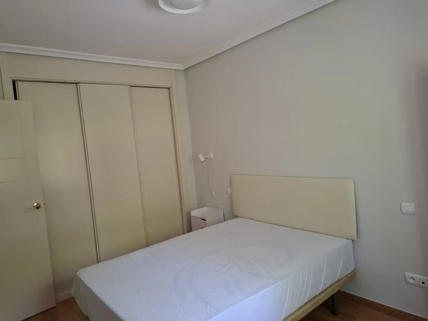 Schlafzimmer von Wohnungen zur Miete in Villanueva de la Cañada mit Heizung, Parkett und Möbliert