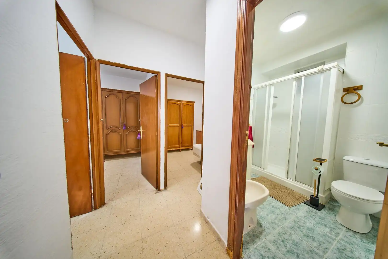 Baño de Piso para compartir en Granada con Amueblado
