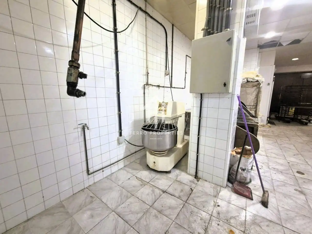 Cocina de Local en venta en Loja con Aire acondicionado
