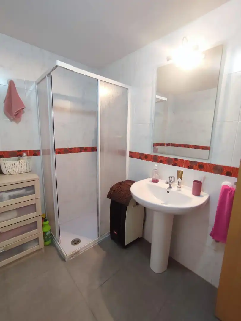 Badezimmer von Wohnung zum Verkauf in Castellón de la Plana / Castelló de la Plana mit Heizung, Möbliert und Balkon