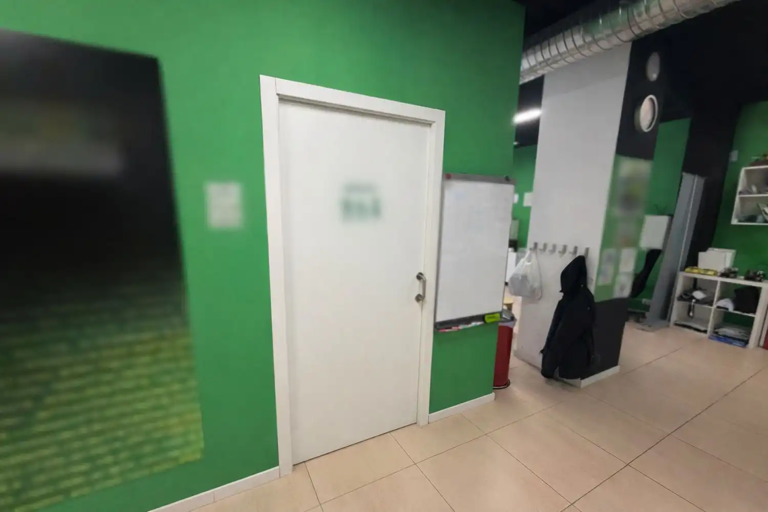 Commercial properties for sale in Alcorcón  with Air Conditioner