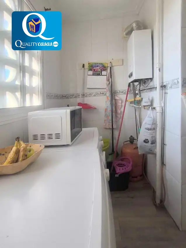 Cuina de Apartament en venda en Alicante / Alacant amb Aire condicionat i Calefacció