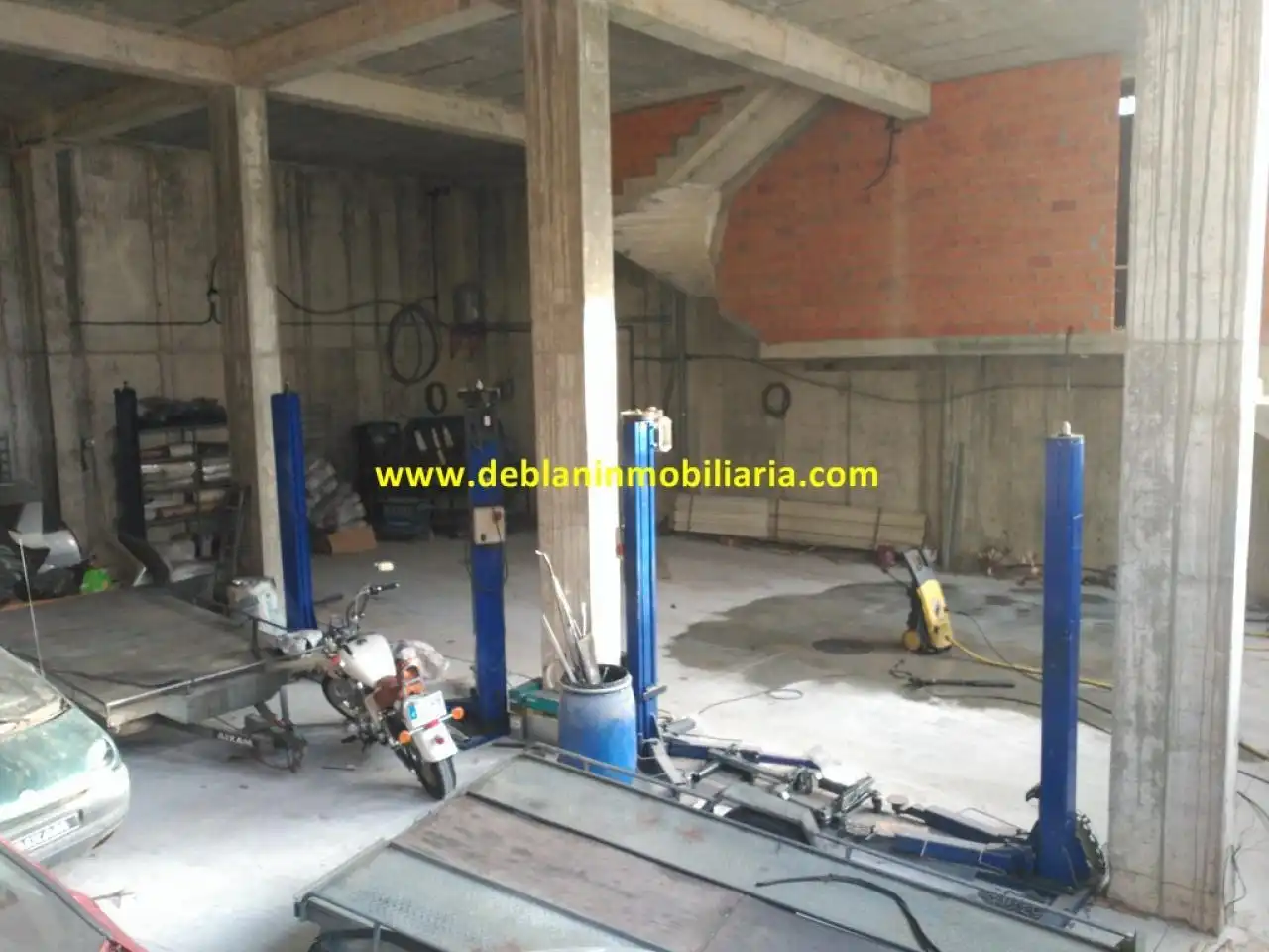 Parking de Nave industrial de alquiler en Tui
