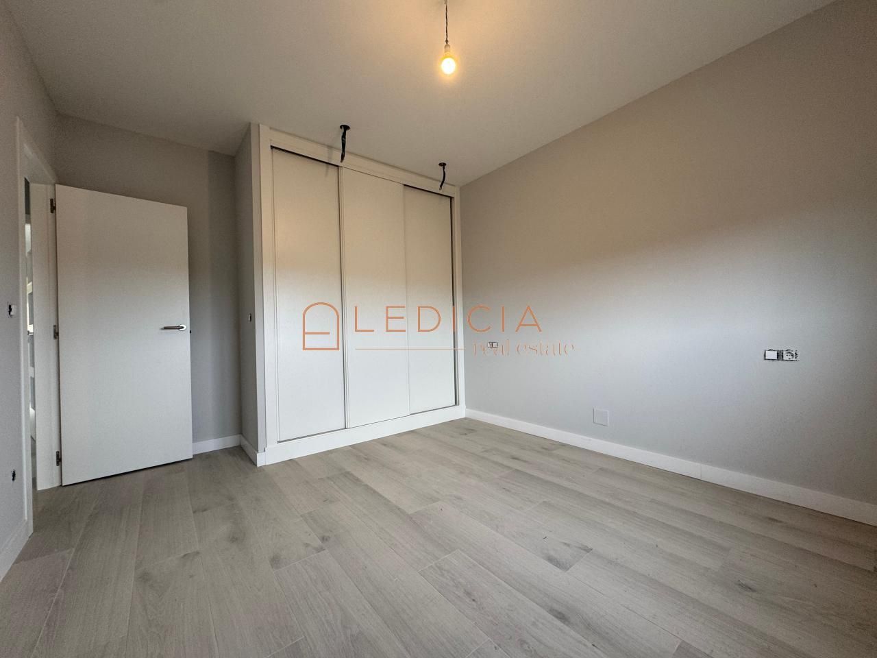 Dormitori de Casa o xalet en venda en Pontevedra Capital  amb Calefacció, Jardí privat i Terrassa