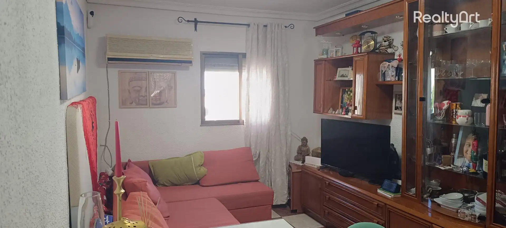Living room of Flat for sale in Sevilla  with Air Conditioner, Terrace and Furnished