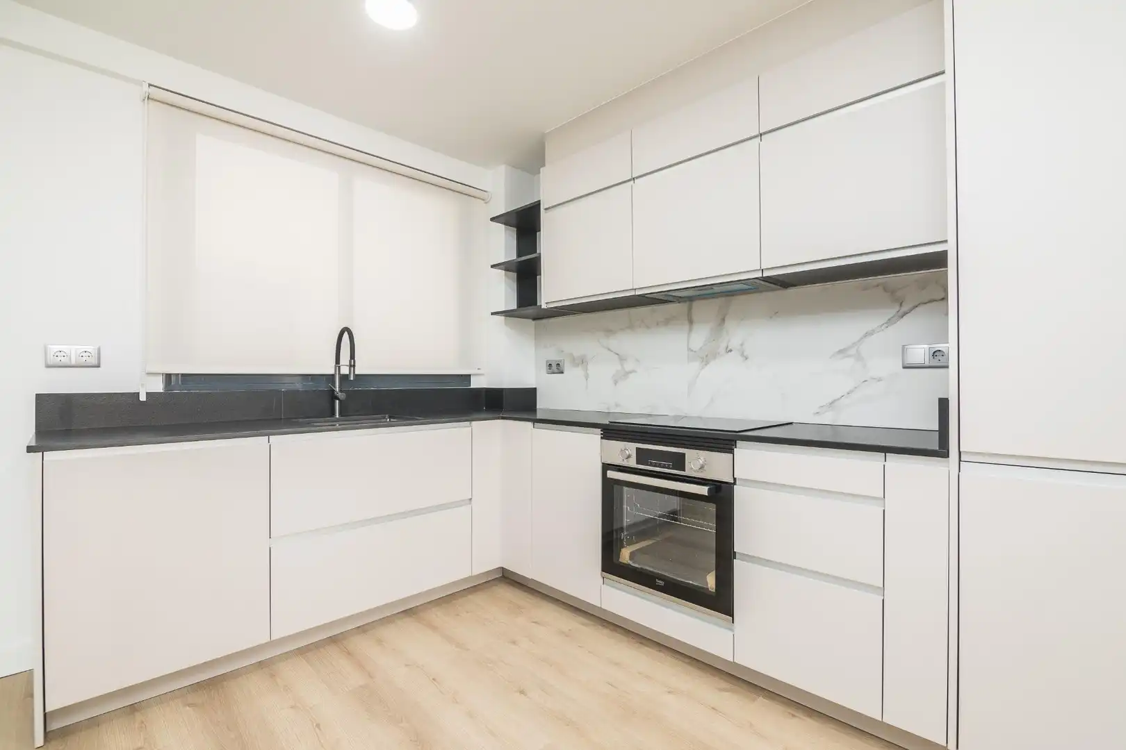 Kitchen of Flat for rent in Elche / Elx  with Air Conditioner and Furnished