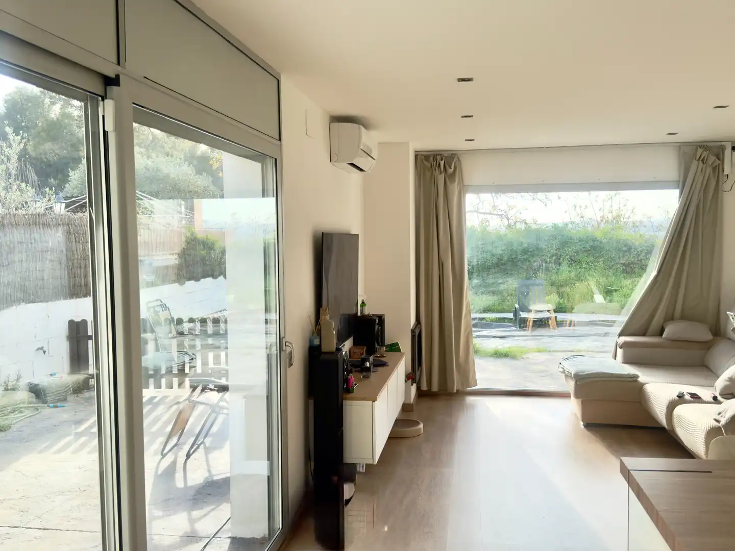 Sala d'estar de Casa o xalet en venda en Castellbisbal amb Aire condicionat, Calefacció i Jardí privat