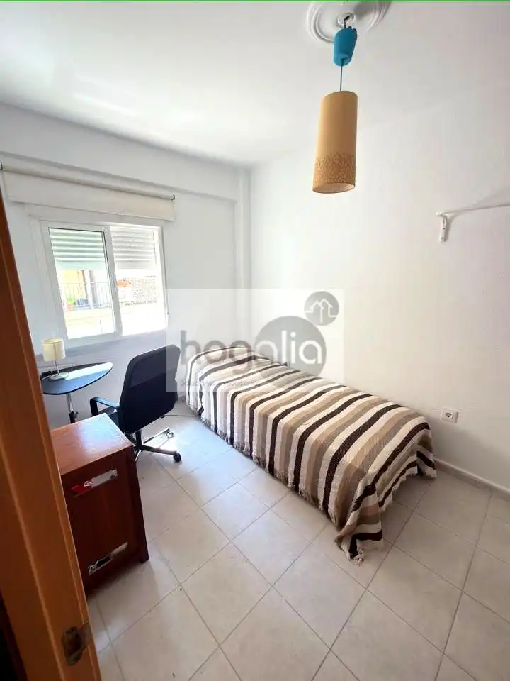 Habitación de Piso de alquiler en Sevilla con Aire acondicionado y Amueblado