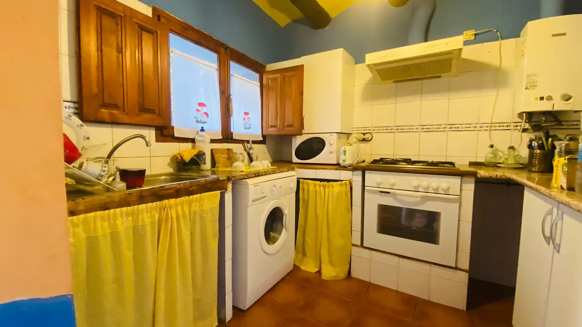 Cuina de Casa o xalet en venda en Villarluengo amb Calefacció, Jardí privat i Terrassa