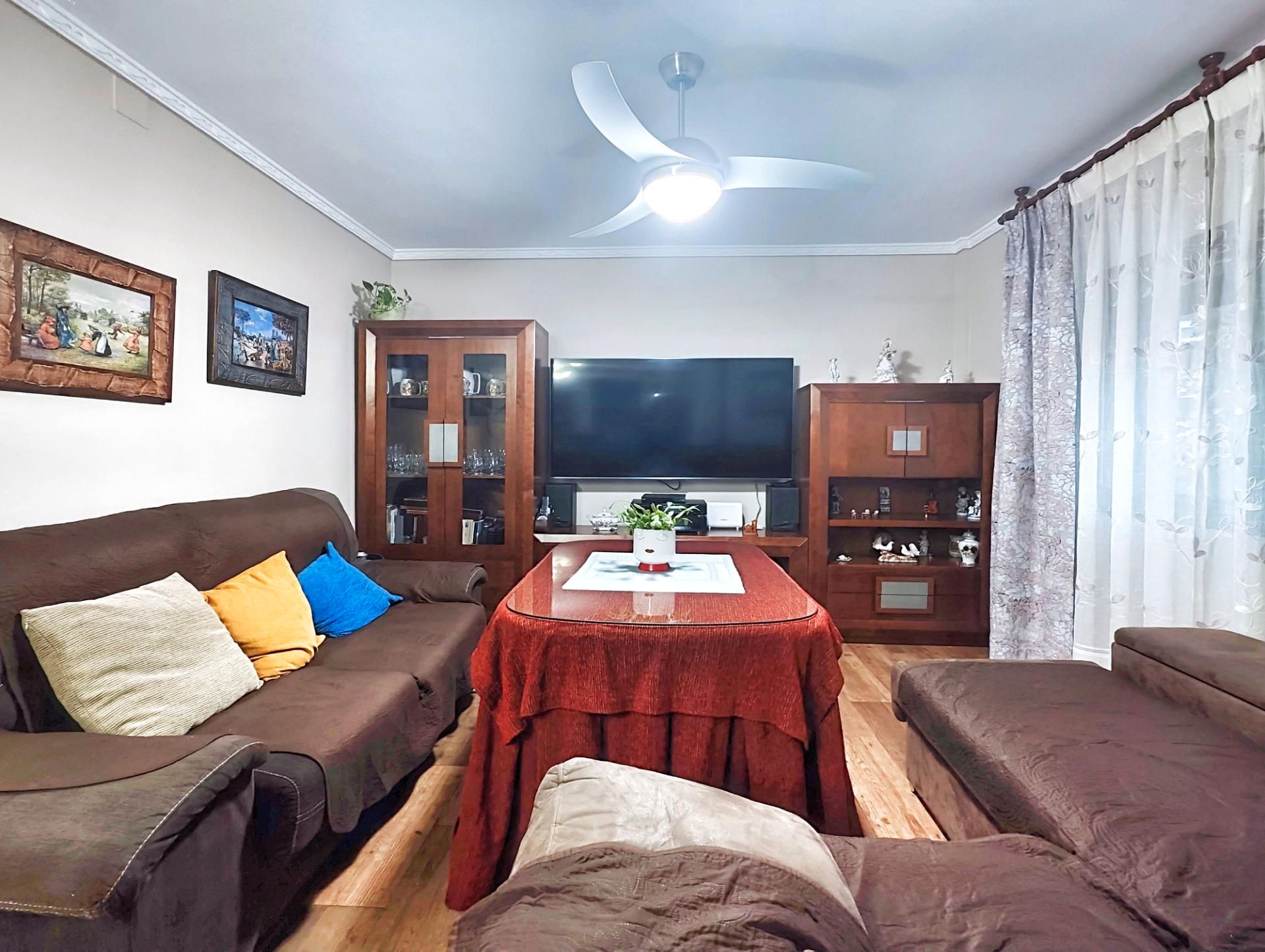 Sala de estar de Piso en venta en Puertollano con Aire acondicionado, Parquet y Amueblado