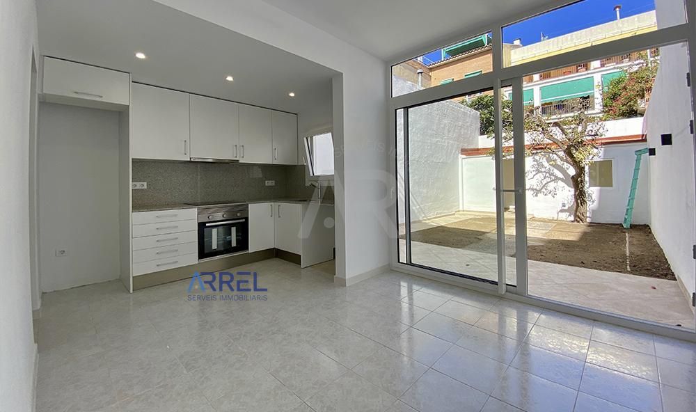 Cuina de Apartament en venda en Premià de Mar amb Jardí privat i Traster