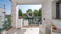 Terrassa de Casa o xalet en venda en  Madrid Capital amb Aire condicionat, Calefacció i Jardí privat