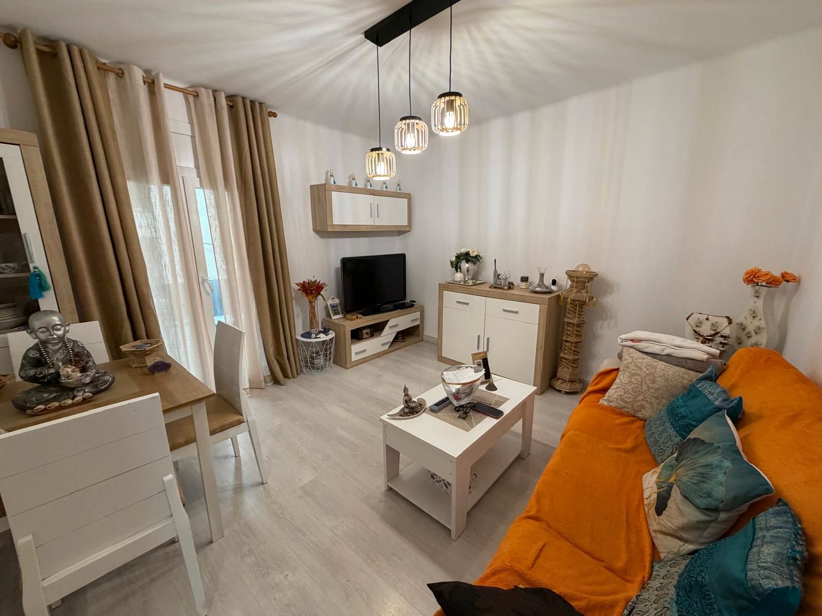 Living room of Flat for sale in L'Ametlla de Mar   with Air Conditioner, Heating and Parquet flooring