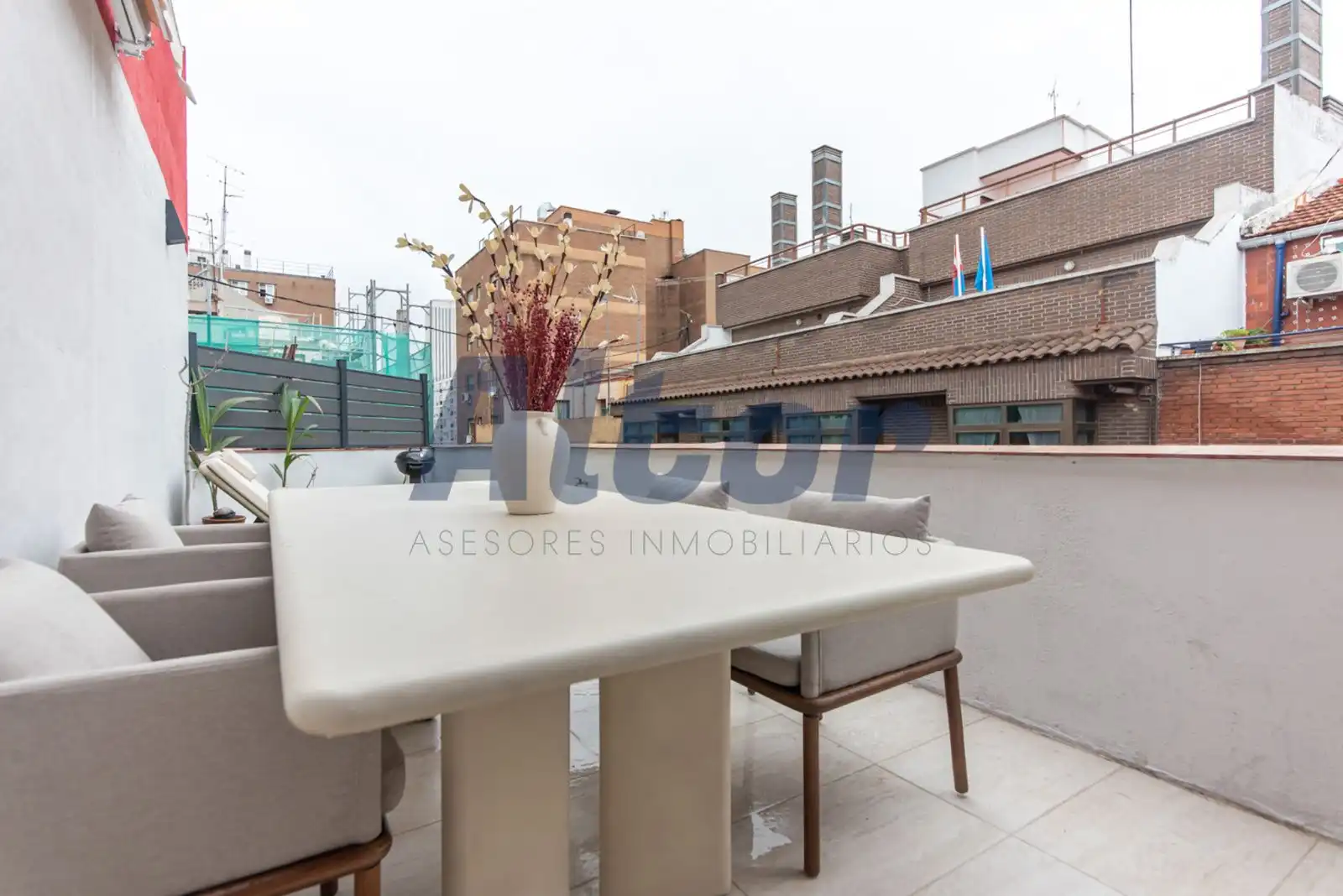 Attic for sale in GENERAL PERÓN, Cuatro Caminos - Azca