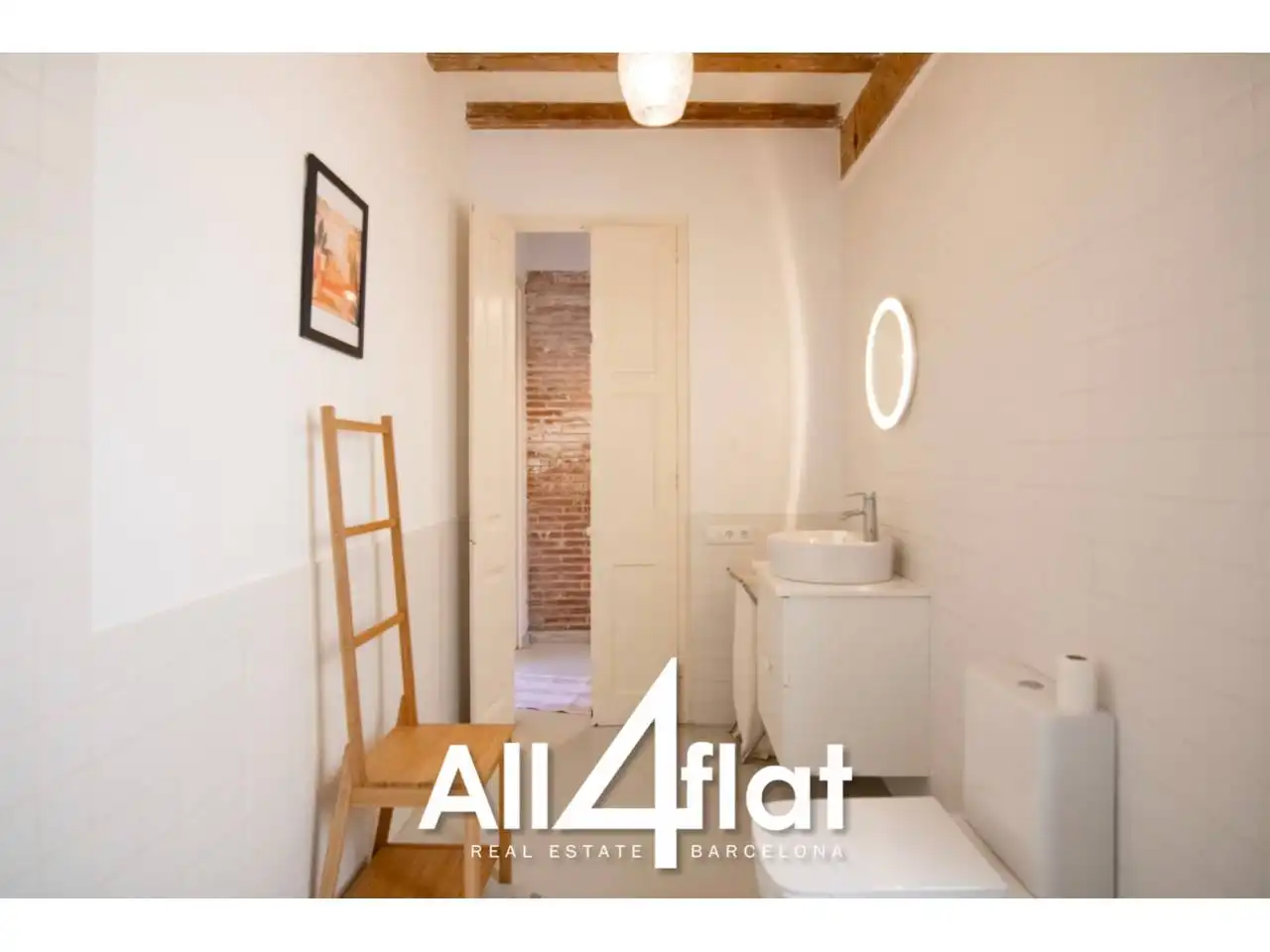 Baño de Piso de alquiler en Barcelona con Calefacción, Amueblado y Balcón